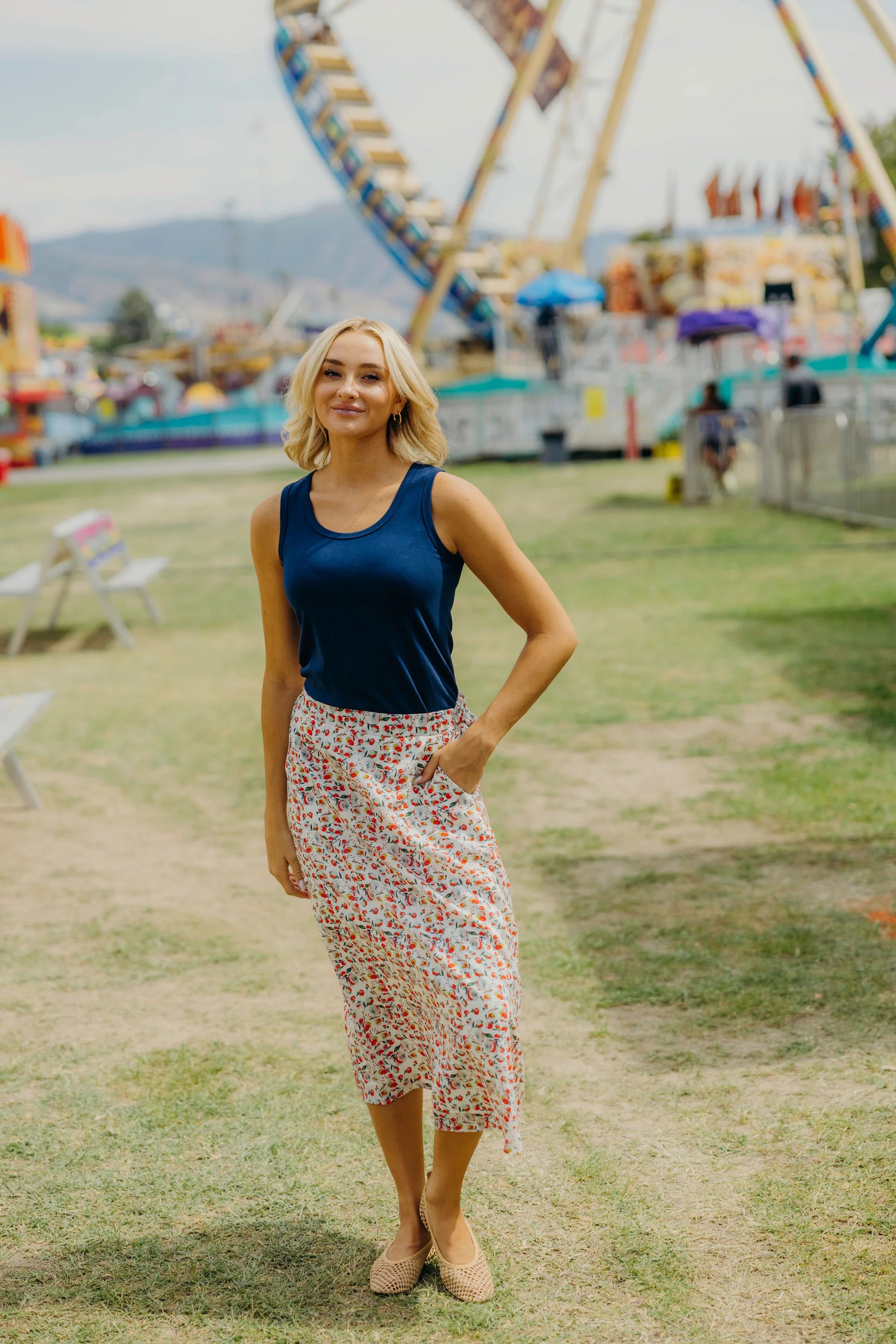 TEXTURED MIDI SKIRT IN TUSCAN TOMATO